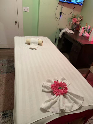 Golden Hands Massage