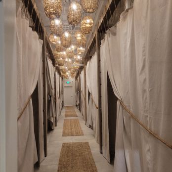 Masaje relajante en The NOW Massage Phoenix Camelback – Bienestar y terapia en Arizona