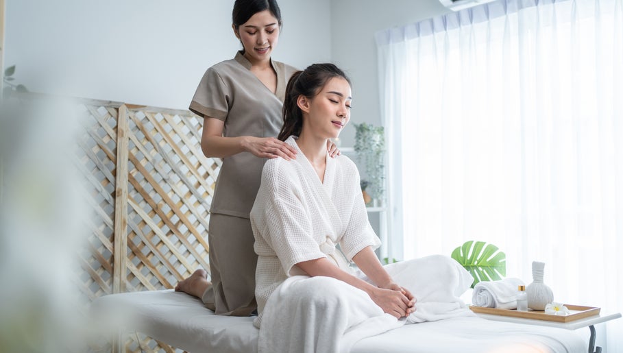 Masaje relajante en Mid‑Town Spa – Bienestar y terapia en el corazón de la ciudad