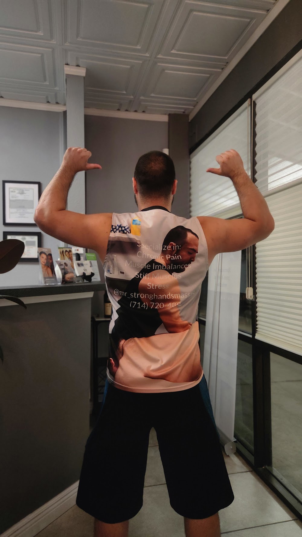 Masaje Profesional Mr. StronghandsMassage – Relajación Profunda y Terapia de Masaje a Domicilio