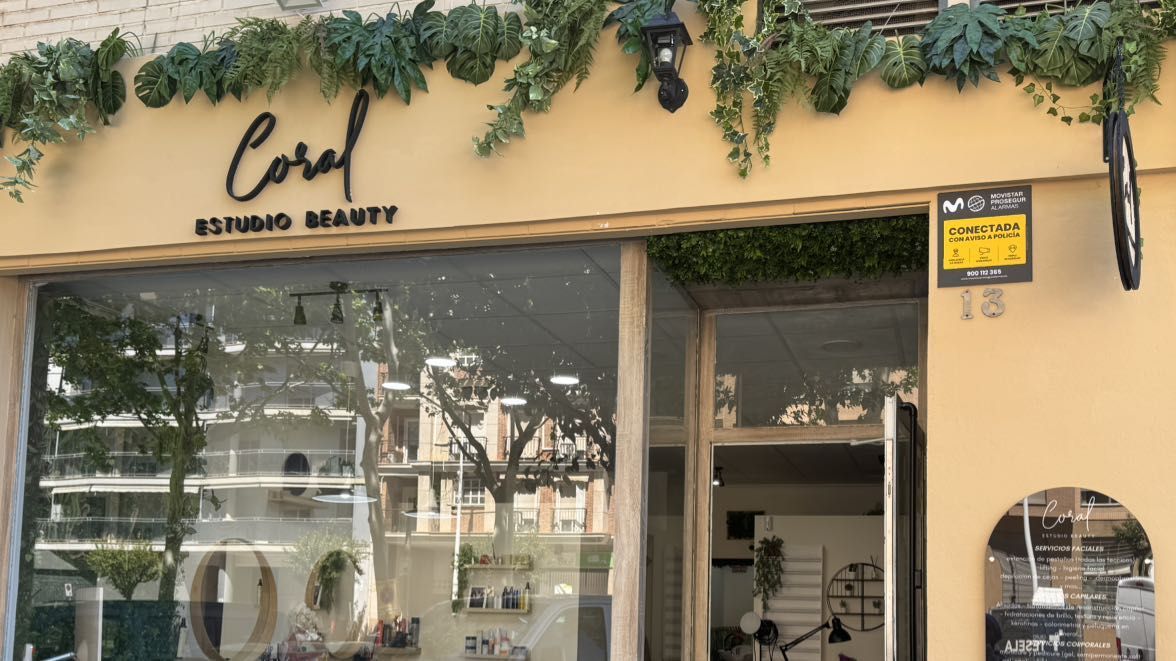 Imagen del Salón de Belleza Coral: Estilo y Elegancia