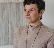 Mandy McGaugh of Heart to Hand Holistic Healing